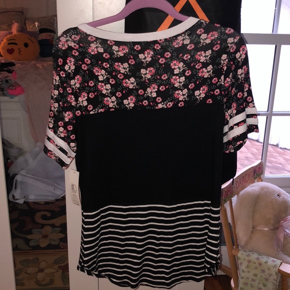 •Floral/stripped tee• - Picture 2 of 3
